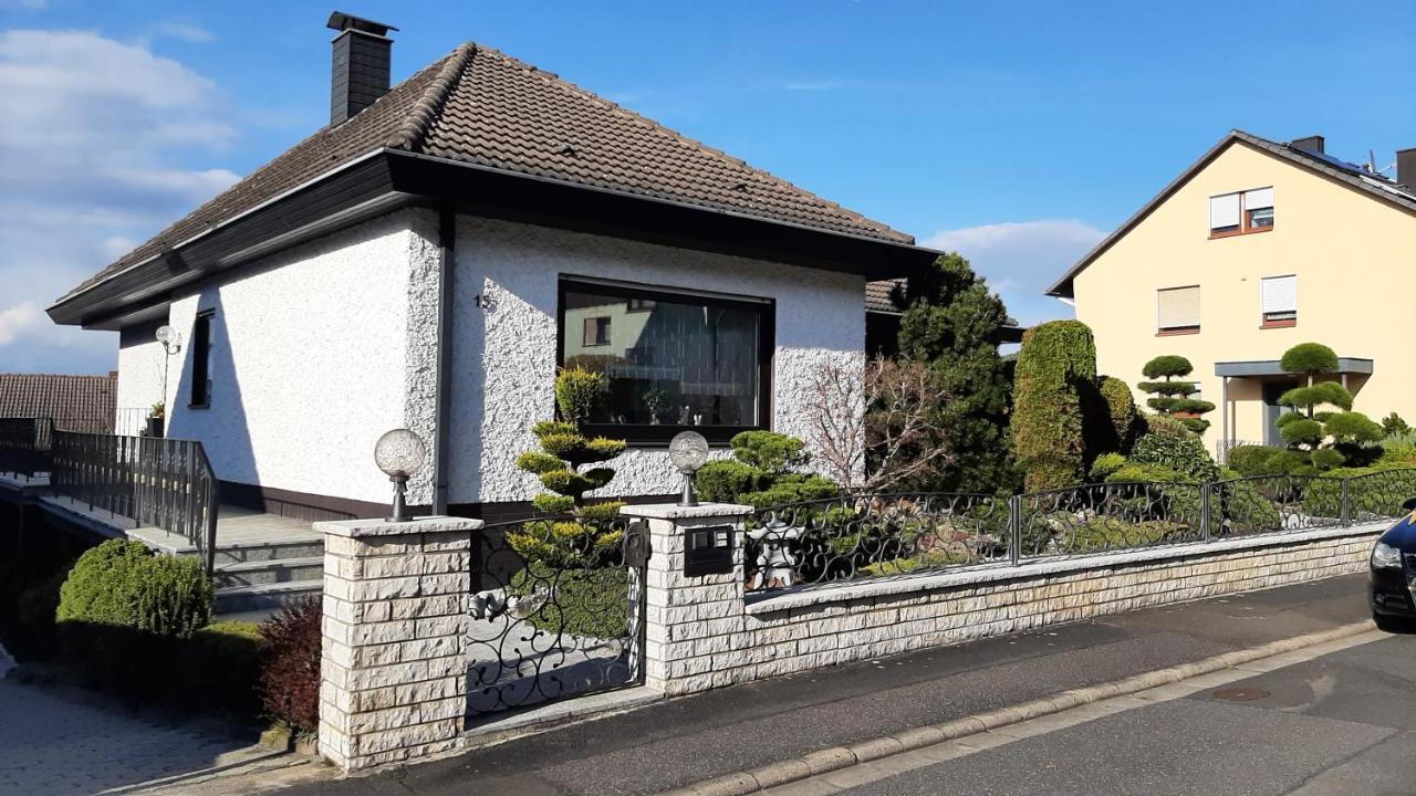 Ferienwohnung mit JAPANGARTEN Karlstadt Exterior foto