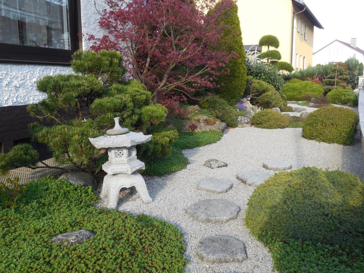 Ferienwohnung mit JAPANGARTEN Karlstadt Exterior foto